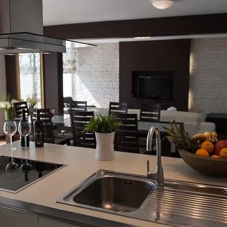 Palace 3br Apartment